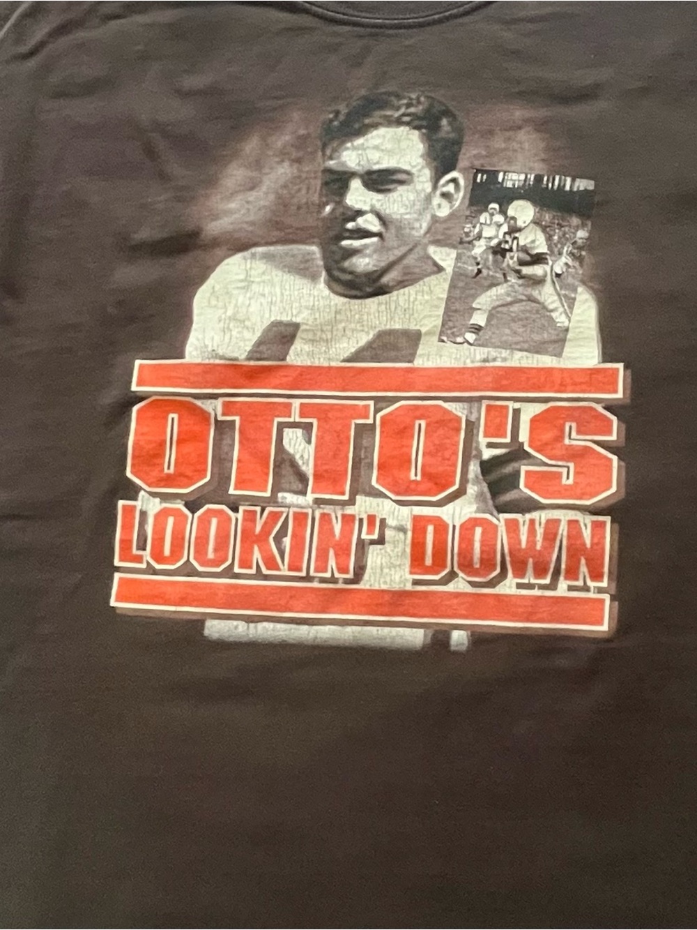 Otto's Lookin' Down Graphic Tee - Black